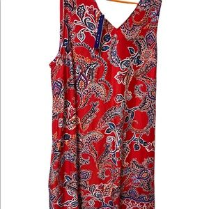 Apt 9 Effortless style. Flattering Women’s  dress. Red, Royal blue, white print.